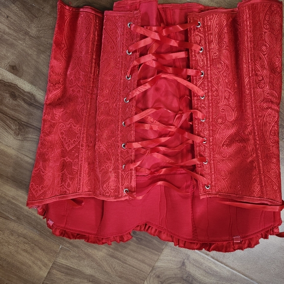 Corset - Picture 3 of 3